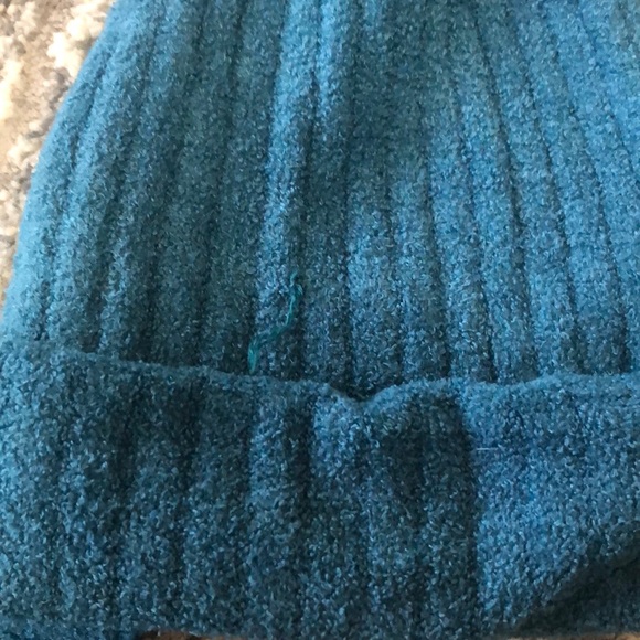 Matching scarf and hat set - Picture 2 of 5